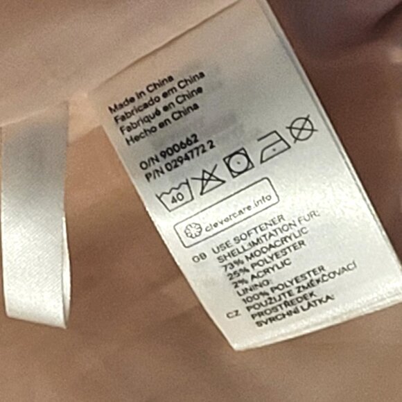 Girl's H&M faux fur vest  Size CA 7-8A - Picture 3 of 3